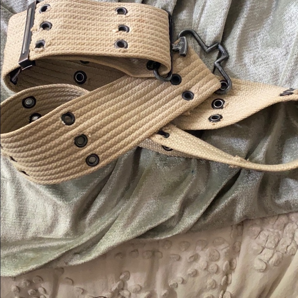 Adjustable khaki fabric belt